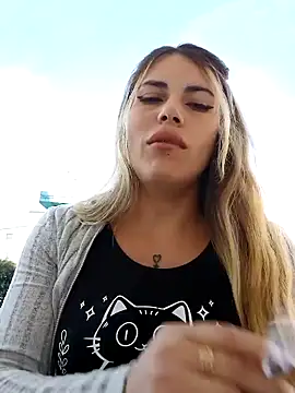 Snapshot of Misscata1106 chatting on 11.17.25 Misscata1106 online show from 11.17.25