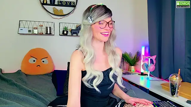 Kittychatte online show from 01.22.25