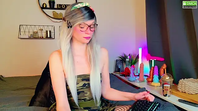 Kittychatte online show from 03.16.25