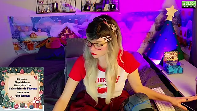 Kittychatte online show from 12.18.25