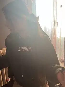 LaPetitechienne1 online show from 01.13.25