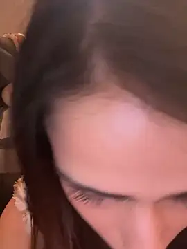 LaPetitechienne1 online show from 02.14.25