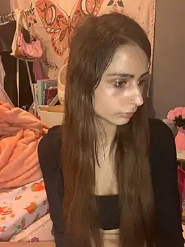 LaPetitechienne1 online show from 02.20.25