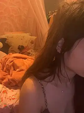 LaPetitechienne1 online show from 03.02.25