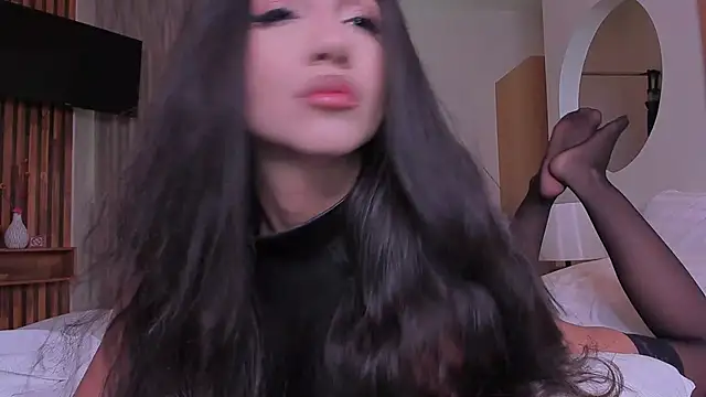 Snapshot of Your_Girl69XXX chatting on 02.21.25 Your Girl69XXX online show from 02.21.25