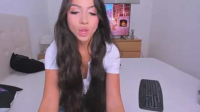 Snapshot of Your_Girl69XXX chatting on 09.25.25 Your Girl69XXX online show from 09.25.25