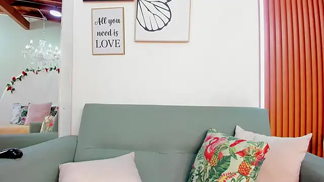 Madiison Cooper online show from 09.17.25