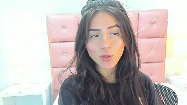 Snapshot of Mhelanny2 chatting on 02.22.25 Mhelanny2 online show from 02.22.25