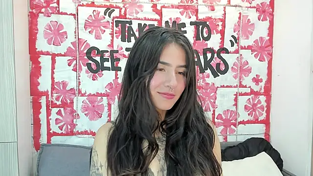 Snapshot of Mhelanny2 chatting on 03.13.25 Mhelanny2 online show from 03.13.25