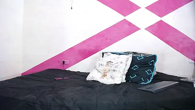 Snapshot of MIA_luxce29 chatting on 01.08.25 MIA luxce29 online show from 01.08.25