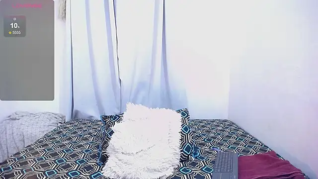 Snapshot of MIA_luxce29 chatting on 11.26.25 MIA luxce29 online show from 11.26.25