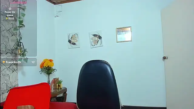 Snapshot of yasmin_goldenst chatting on 02.28.25 yasmin goldenst online show from 02.28.25