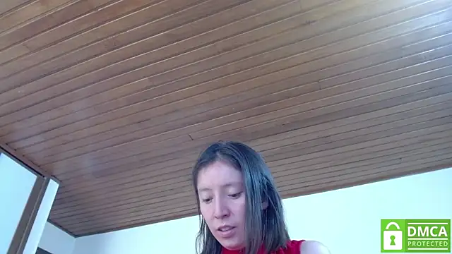 Snapshot of Sophi_Cute chatting on 01.05.25 Sophi Cute online show from 01.05.25