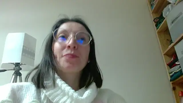 Snapshot of Sophi_Cute chatting on 02.03.25 Sophi Cute online show from 02.03.25