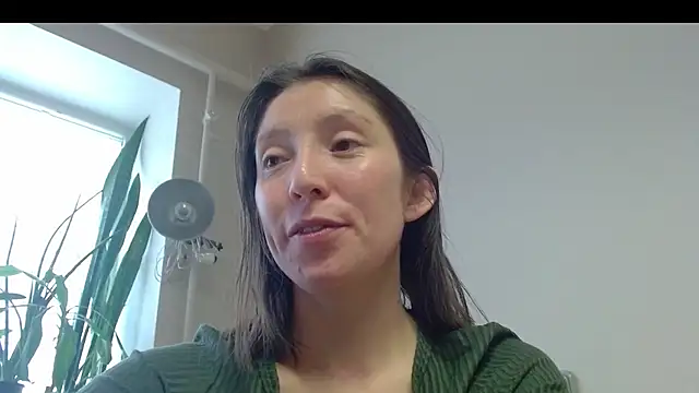 Snapshot of Sophi_Cute chatting on 03.04.25 Sophi Cute online show from 03.04.25