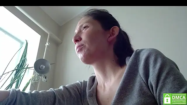 Snapshot of Sophi_Cute chatting on 09.13.25 Sophi Cute online show from 09.13.25