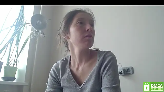 Snapshot of Sophi_Cute chatting on 09.20.25 Sophi Cute online show from 09.20.25