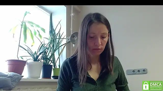 Snapshot of Sophi_Cute chatting on 10.05.25 Sophi Cute online show from 10.05.25