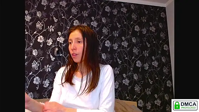Snapshot of Sophi_Cute chatting on 05.08.26 Sophi Cute online show from 05.08.26