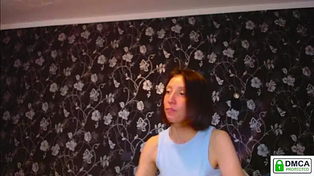 Snapshot of Sophi_Cute chatting on 05.12.26 Sophi Cute online show from 05.12.26