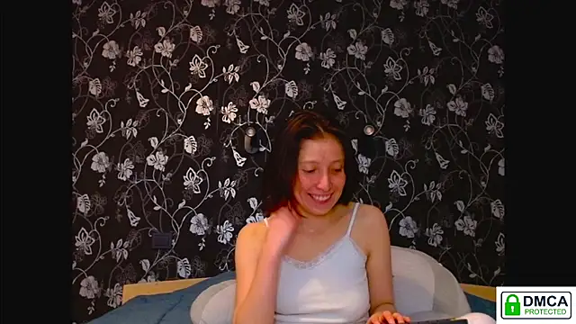 Snapshot of Sophi_Cute chatting on 05.18.26 Sophi Cute online show from 05.18.26