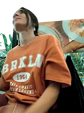 Snapshot of Sam_Sara chatting on 01.29.25 Sam Sara online show from 01.29.25