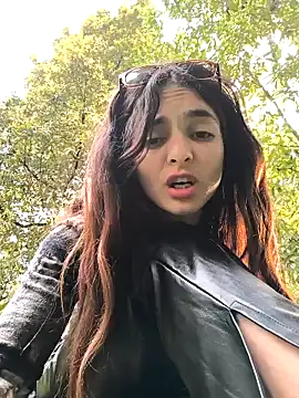 Snapshot of Sam_Sara chatting on 02.10.25 Sam Sara online show from 02.10.25