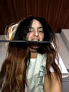 Snapshot of Sam_Sara chatting on 02.17.25 Sam Sara online show from 02.17.25