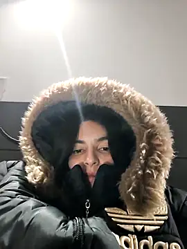 Snapshot of Sam_Sara chatting on 02.20.25 Sam Sara online show from 02.20.25