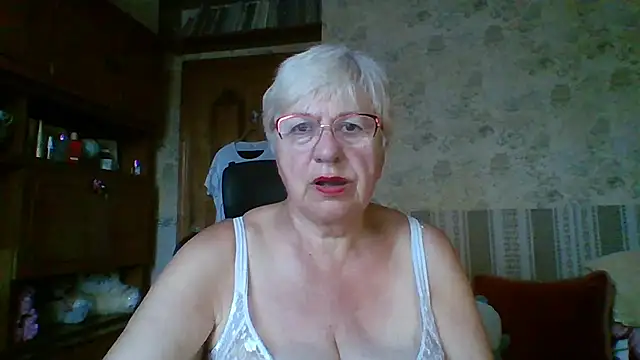 Snapshot of SweetCherry27 chatting on 07.08.26 SweetCherry27 online show from 07.08.26