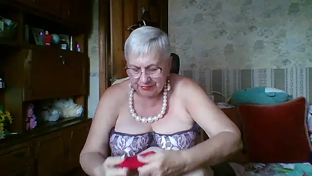 Snapshot of SweetCherry27 chatting on 07.15.26 SweetCherry27 online show from 07.15.26