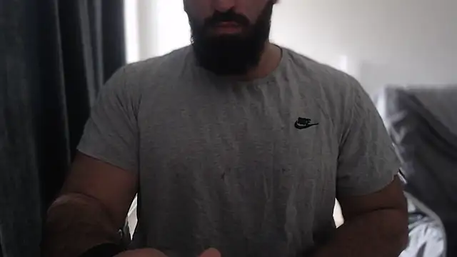 hugemachohandsome online show from 10.08.25