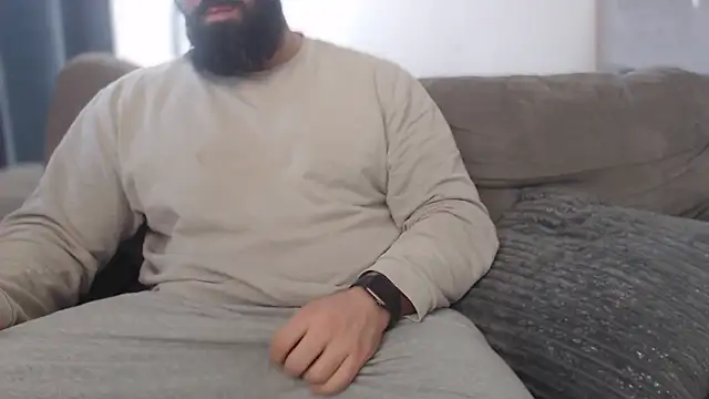 Snapshot of hugemachohandsome chatting on 01.19.26 hugemachohandsome online show from 01.19.26