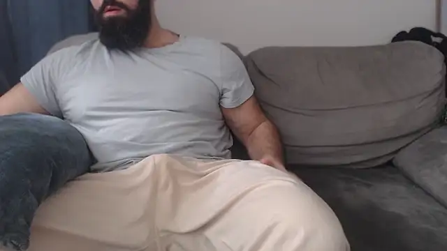 Snapshot of hugemachohandsome chatting on 02.10.26 hugemachohandsome online show from 02.10.26