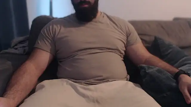 Snapshot of hugemachohandsome chatting on 02.14.26 hugemachohandsome online show from 02.14.26