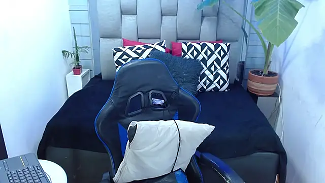 Snapshot of evelin_zaens chatting on 05.05.26 evelin zaens online show from 05.05.26