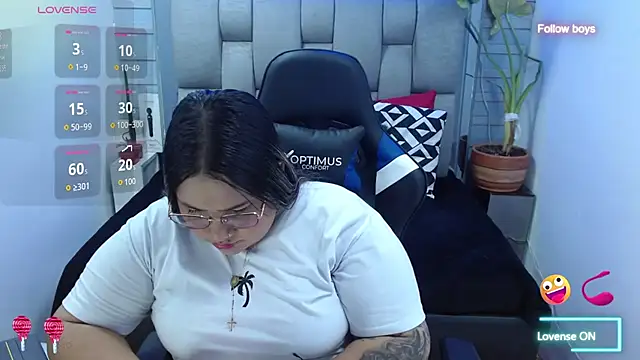 Snapshot of evelin_zaens chatting on 05.31.26 evelin zaens online show from 05.31.26