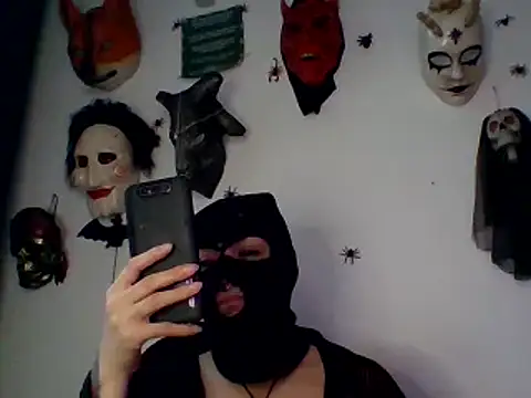 Snapshot of FeticheMacabre chatting on 12.13.24 FeticheMacabre online show from 12.13.24