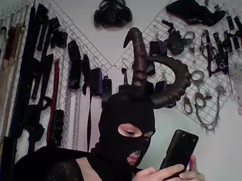 Snapshot of FeticheMacabre chatting on 01.08.25 FeticheMacabre online show from 01.08.25