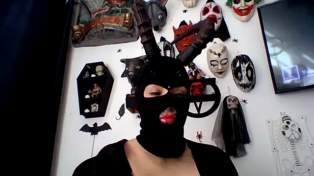 Snapshot of FeticheMacabre chatting on 09.20.25 FeticheMacabre online show from 09.20.25