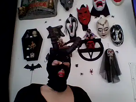 Snapshot of FeticheMacabre chatting on 09.27.25 FeticheMacabre online show from 09.27.25