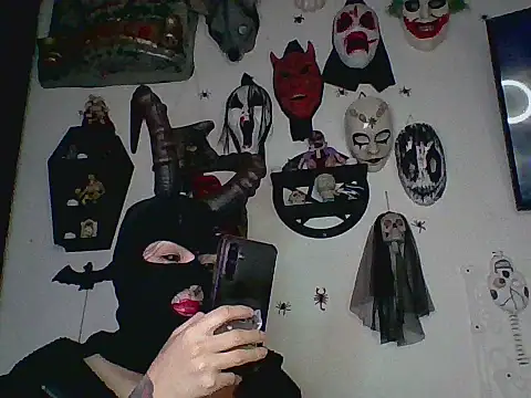 Snapshot of FeticheMacabre chatting on 10.20.25 FeticheMacabre online show from 10.20.25