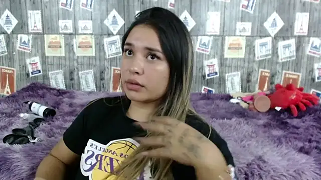 SaraCrow online show from 02.12.25