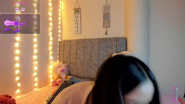 Snapshot of SaraCrow chatting on 02.15.26 SaraCrow online show from 02.15.26