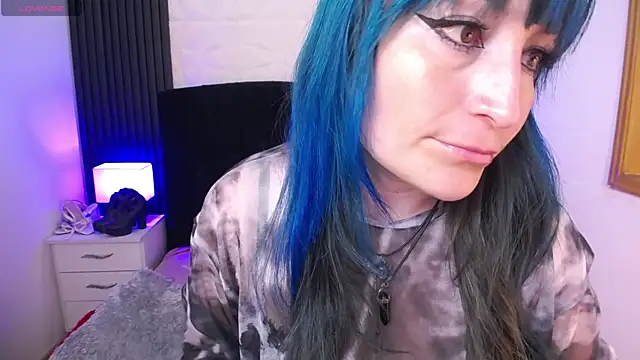 alicia moom online show from 02.05.25