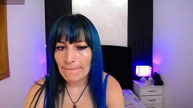 alicia moom online show from 02.27.25