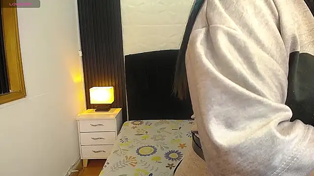 alicia moom online show from 03.13.25