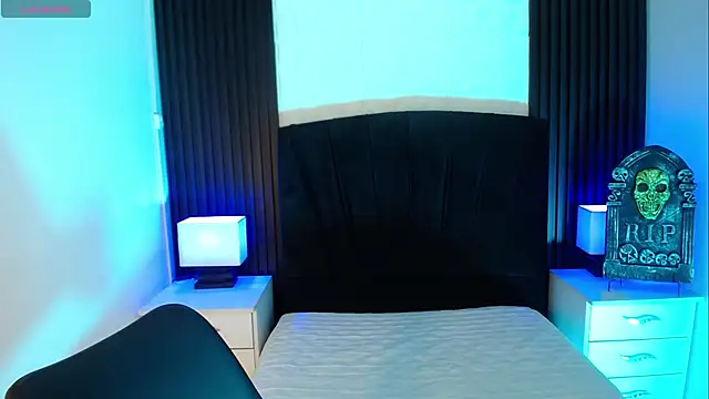 alicia moom online show from 10.31.25