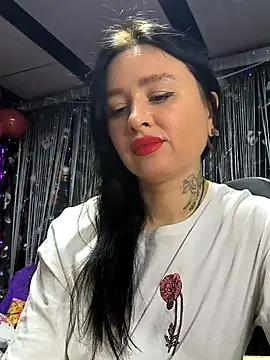 Snapshot of KikiXRed chatting on 02.16.26 KikiXRed online show from 02.16.26