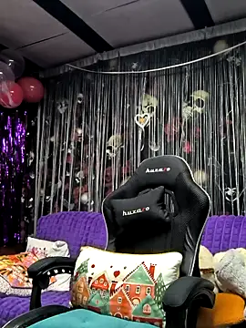 Snapshot of KikiXRed chatting on 02.23.26 KikiXRed online show from 02.23.26